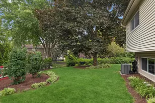 413 Catalpa Ln, Libertyville, IL 60048 - Photo 21