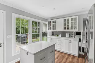 413 Catalpa Ln, Libertyville, IL 60048 - Photo 5
