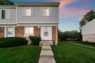 451 Yorkshire Sq, Bolingbrook, IL 60440 - Photo 3