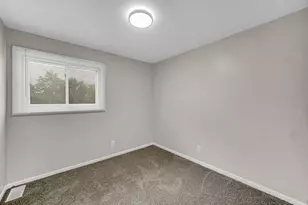 451 Yorkshire Sq, Bolingbrook, IL 60440 - Photo 15