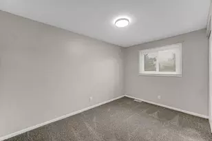 451 Yorkshire Sq, Bolingbrook, IL 60440 - Photo 13