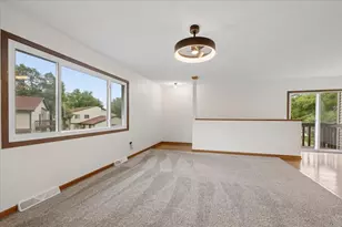 1810 Kerrybrook Ct, Sycamore, IL 60178 - Photo 3