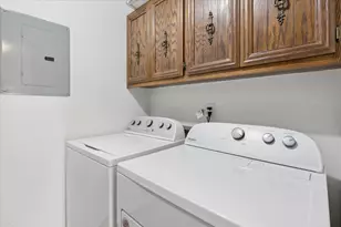 1810 Kerrybrook Ct, Sycamore, IL 60178 - Photo 17