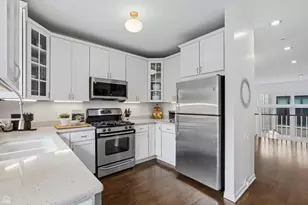 2740 N Wayne Ave, Chicago, IL 60614 - Photo 13