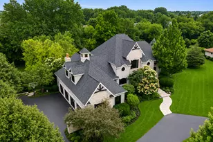 10N618 Manchester Ln, Elgin, IL 60124 - Photo 7