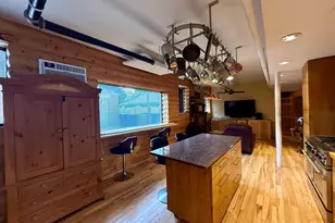 2329 W Farwell Ave, Chicago, IL 60645 - Photo 11