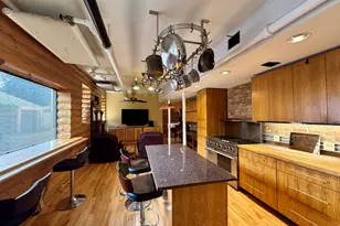 2329 W Farwell Ave, Chicago, IL 60645 - Photo 13