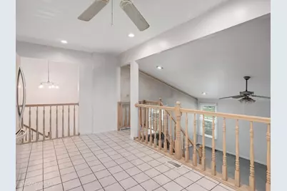 290 Loveland Drive, Glendale Heights, IL 60139 - Photo 11