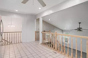 290 Loveland Dr, Glendale Heights, IL 60139 - Photo 11