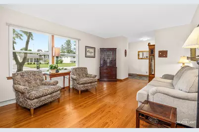 441 Tupelo Avenue, Naperville, IL 60540 - Photo 5