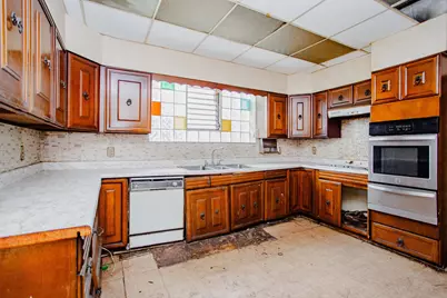 8255 S Saint Lawrence Avenue, Chicago, IL 60619 - Photo 9