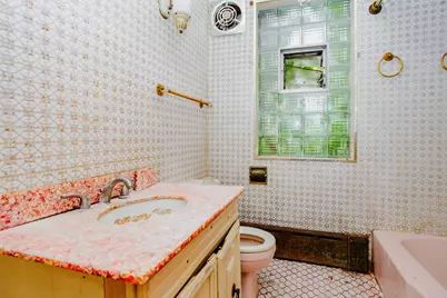 8255 S Saint Lawrence Avenue, Chicago, IL 60619 - Photo 17