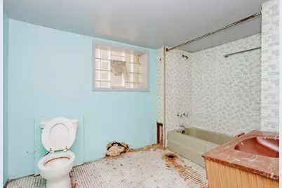 8255 S Saint Lawrence Avenue, Chicago, IL 60619 - Photo 35