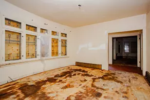8255 S St Lawrence Ave, Chicago, IL 60619 - Photo 7