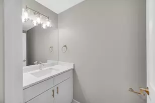 3225 S Halsted St, Chicago, IL 60608 - Photo 9
