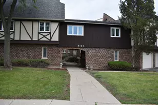 844 Village Quarter Rd, West Dundee, IL 60118 - Photo 1