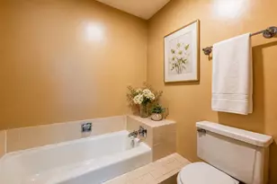 931 E Kings Row, Palatine, IL 60074 - Photo 9