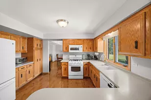 800 Lisdowney Dr, Lockport, IL 60441 - Photo 13