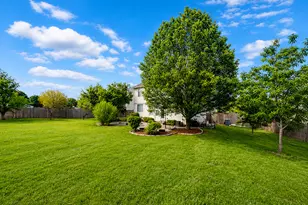 210 Balmoral Ct, Glendale Heights, IL 60139 - Photo 5