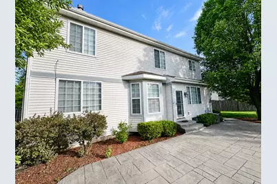 210 Balmoral Court, Glendale Heights, IL 60139 - Photo 9