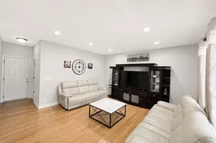 210 Balmoral Ct, Glendale Heights, IL 60139 - Photo 15