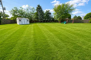 210 Balmoral Ct, Glendale Heights, IL 60139 - Photo 7