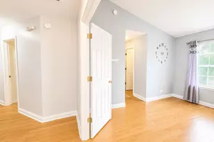 210 Balmoral Ct, Glendale Heights, IL 60139 - Photo 23