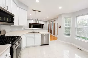 210 Balmoral Ct, Glendale Heights, IL 60139 - Photo 11