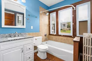 870 Lavoie Ave, Elgin, IL 60120 - Photo 11