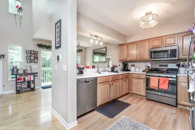 2840 Cobblestone Drive, Crystal Lake, IL 60012 - Photo 5