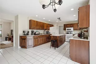 930 Ripple Brook Ln, Elgin, IL 60120 - Photo 9