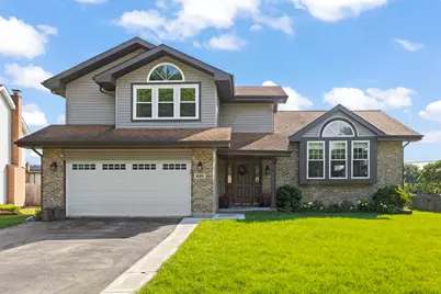 495 W Cimarron Drive, Aurora, IL 60504 - Photo 1
