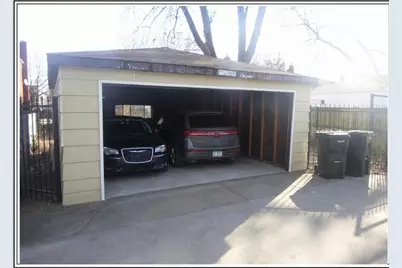 10928 S Parnell Avenue, Chicago, IL 60628 - Photo 3