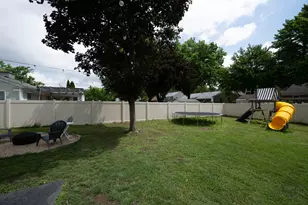 12 Sherwick Rd, Oswego, IL 60543 - Photo 37