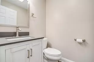 22W689 Elmwood Dr, Glen Ellyn, IL 60137 - Photo 17