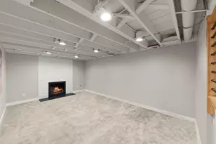 215 8th St, Downers Grove, IL 60515 - Photo 25