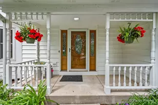 9901 Fox Bluff Ln, Spring Grove, IL 60081 - Photo 5