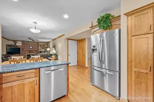 9901 Fox Bluff Ln, Spring Grove, IL 60081 - Photo 11