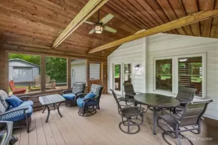 9901 Fox Bluff Ln, Spring Grove, IL 60081 - Photo 15