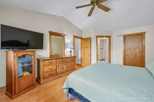 9901 Fox Bluff Ln, Spring Grove, IL 60081 - Photo 21