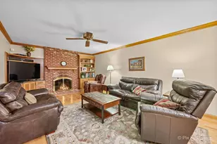 9901 Fox Bluff Ln, Spring Grove, IL 60081 - Photo 13