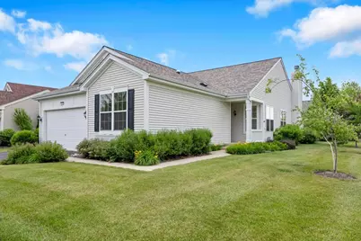 918 Scottsdale Drive, Pingree Grove, IL 60140 - Photo 1