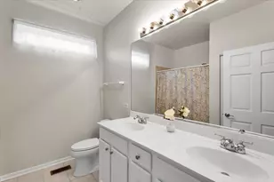 918 Scottsdale Dr, Pingree Grove, IL 60140 - Photo 13