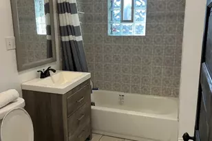 2718 E 78th St, Chicago, IL 60649 - Photo 9