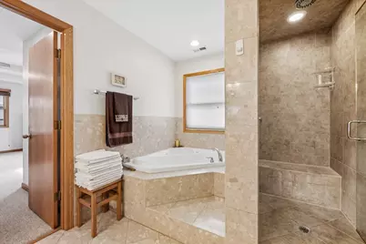 5858 N Luna Avenue, Chicago, IL 60646 - Photo 15