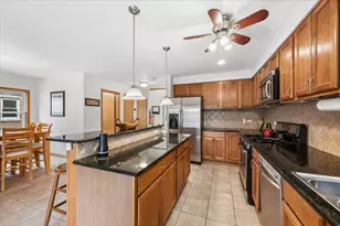 5858 N Luna Ave, Chicago, IL 60646 - Photo 7
