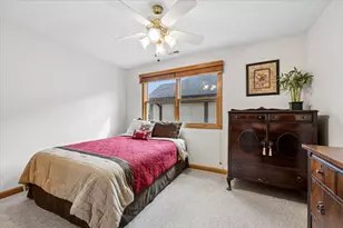 5858 N Luna Ave, Chicago, IL 60646 - Photo 17