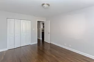 6803 N Ridge Blvd, Chicago, IL 60645 - Photo 9