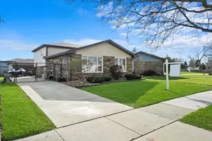 12820 S Blossom Dr, Alsip, IL 60803 - Photo 1