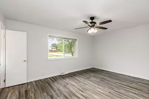 615 Lakeview Ct, Roselle, IL 60172 - Photo 17